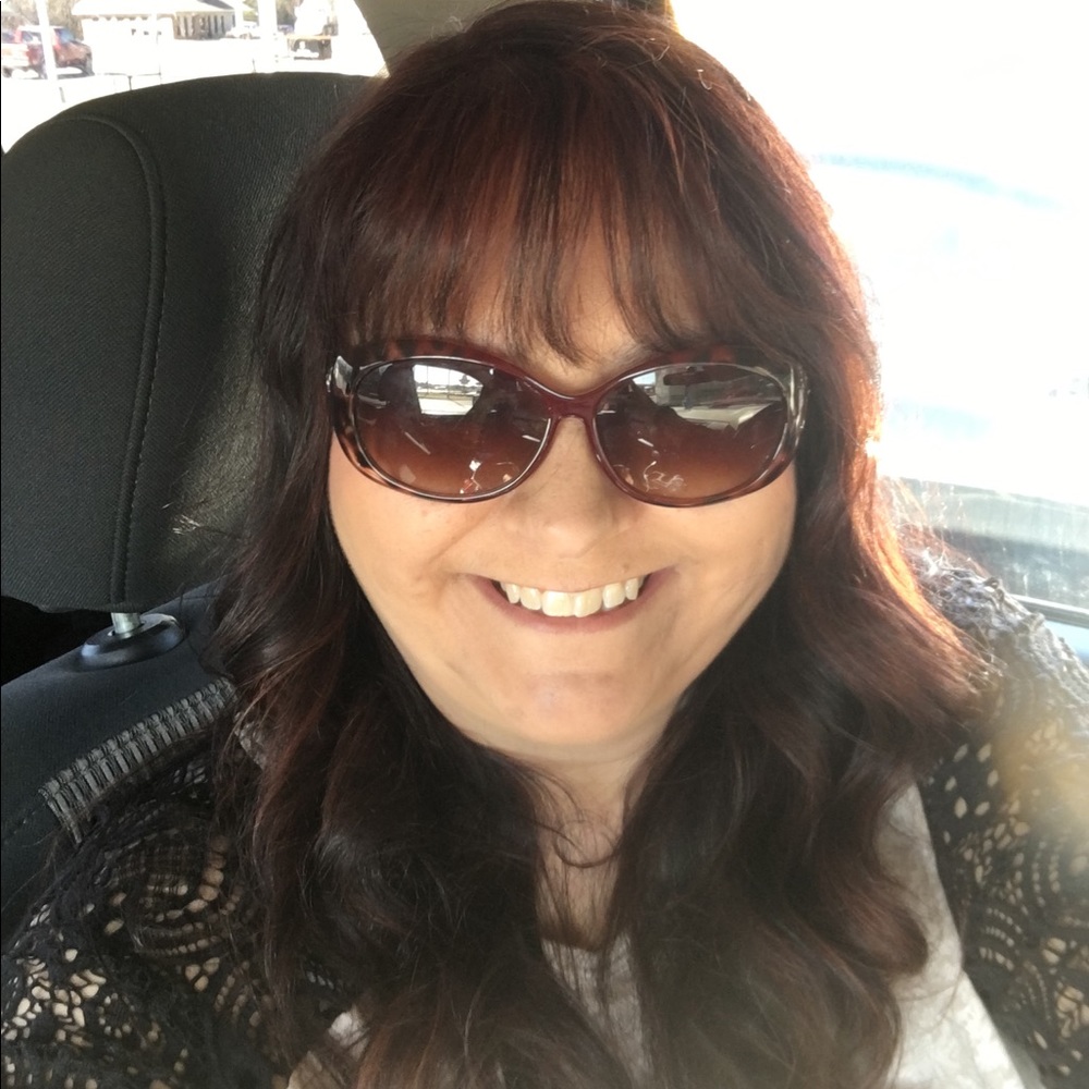 Meet your Posher, Lisa